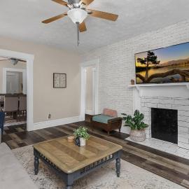 Chic 2BR near DT, 8 min walk to Park&Conservatory, hotel in Columbus
