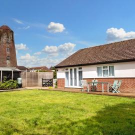 Mill House Bungalow, hotel in Potter Heigham