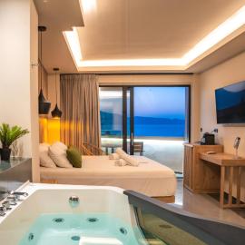 HOM54 Luxury Suites, Hotel in Iraklio