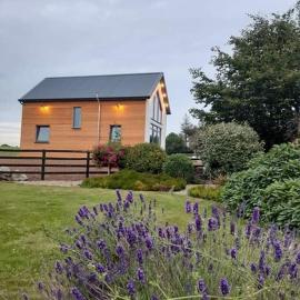 Close to Center Parcs Longford - Entire House, hotel u gradu Foygh