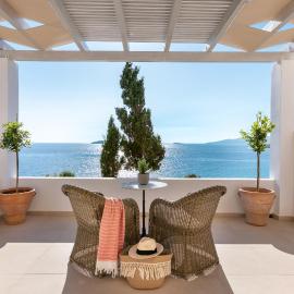 Aneroussa Beach Hotel, hotel v mestu Batsi
