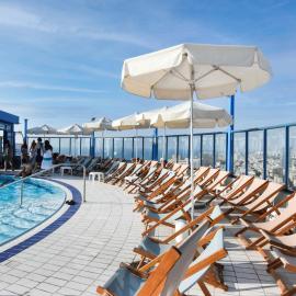 Modern 2BR Condo with Sea Views at Isrotel by HolyGuest, hotel a Tel Aviv