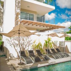 Luxury 2-bedroom apartment with shared pool 2 mins to Pereybere beach, hotel in Pereybere