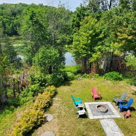 Chalet familial, vue sur le lac、Saint-Calixteのホテル