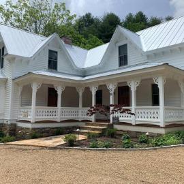 1878 Victorian Farm House near Asheville, hotel u gradu 'Leicester'