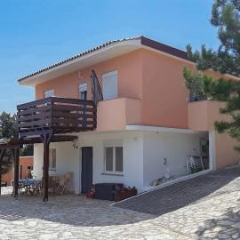 Awesome Apartment In Kavran With Wifi