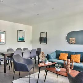 Grand et beau T5 spacieux, Hotel in Saint-Étienne