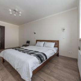 2к метро Харьковская Позняки низкий этаж Вода и отопление
