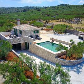 Holiday Home Bliss, hotel a Splitska
