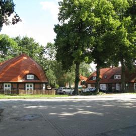 4 wunderschöne Ferienwohnungen im Kavaliershaus, Hotel in Schwerin