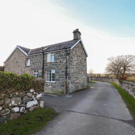 Ynys, hotel di Dyffryn