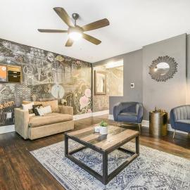 HostWise Stays - Chalk Art House - Chalkboard Wall, Private Parking, Patio