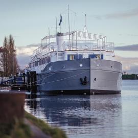 ARCONA - Übernachten auf dem Wasser - direkt am Bontekai, Hotel in Wilhelmshaven