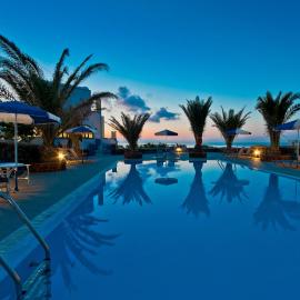 Artemis Village, Hotel in Karterados
