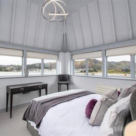 Deganwy Tower Apartment, hotel in Deganwy