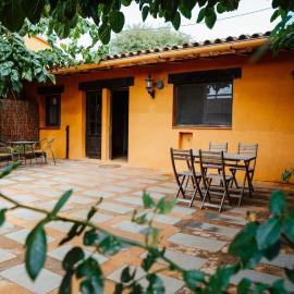 LAS GLICINIAS casa rural en el campo