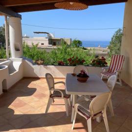 Casa Il Girasole, panoramica e a pochi passi dal centro di Malfa
