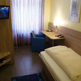 Hotel "Drei Rosen" OHG Regina & Hans - Peter Faßbinder, khách sạn ở Worbis