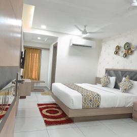 Hotel Lotus, hotel ad Ānand