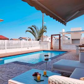 Velomar Villa, hotel v destinaci Paralimni