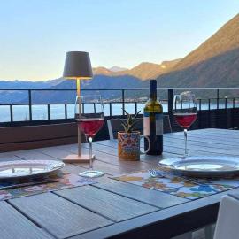 Una terrazza sul lago โรงแรมในอาร์เจโญ