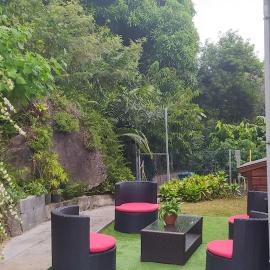 KAZA-Nounours Location saisonnière, hotel in Le Bois de Nèfles