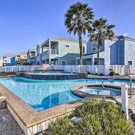 5 Mi to Beach: Pet-Friendly Port Isabel Home!, Hotel in Port Isabel