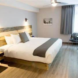 Hôtel Far Hills, khách sạn ở Val-Morin