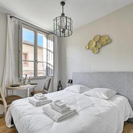 Au cœur des Papes, dans bâtisse de charme studios & appartements en cœur de ville, khách sạn ở Avignon