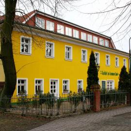 Landgasthof zur krummen Linde, hotel di Stolpe