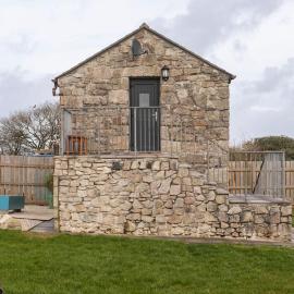 Cornwall - Unique two storey barn