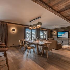 Superbe appartement skis aux pieds avec conciergerie 5*, Méribel - FR-1-613-64, hotel in Les Allues