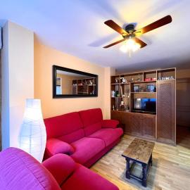 Apartament La Falla - L'Amfitriona, hotel u gradu Sort