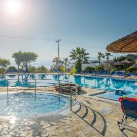 Viesnīca Semiramis Village Hotel Hersonisā