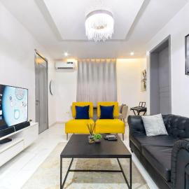 Exclusive Upscale 1 Bedroom Apartment in Lekki phase 1, hotel in Lagos