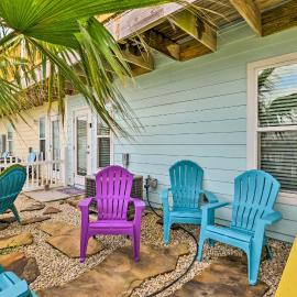 Near Beach & Golfing: Port Aransas Condo w/ Deck