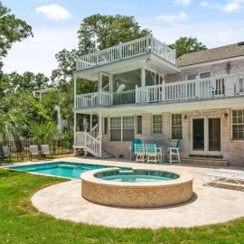44 Dune House - 1901 Dixon Lane, hotel in Saint Simons Island