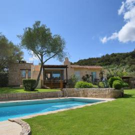 [Villa indipendente piscina privata] e vista mare, Hotel in Cala Bitta
