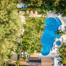 OUTRIGGER Khao Lak Beach Resort, hotel in Khao Lak
