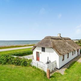 Gorgeous Home In Thyholm With Kitchen, hotel Thyholmban