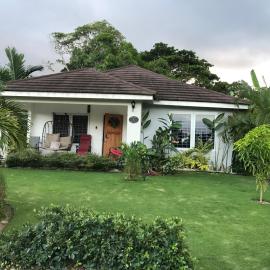 Sweet Oasis, hotel in Mammee Bay