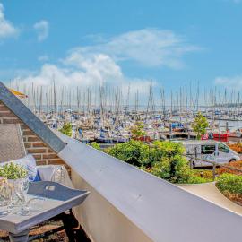 2 Bedroom Lovely Home In Bruinisse, hotel in Bruinisse
