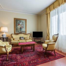 CASA ADRIANA Elegante e luminosa
