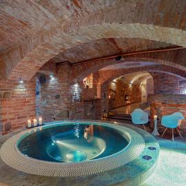 Penzión Wellness & Restaurant Zoborská, free parking, hotell i Nitra