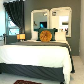 Rock Fig Room - Villa Roc Guesthouse, Pet Friendly