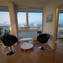 ZEN Apartment - spacious for 7 - central - kitchen، فندق في أوفنباخ