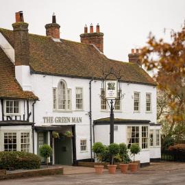 Green Man by Chef & Brewer Collection: Harlow şehrinde bir otel