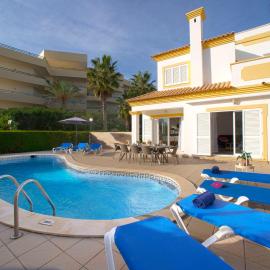 Villa Inês by Interhome