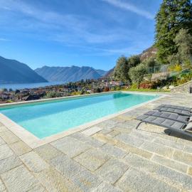 Casa Antonia 2-Bedroom Deluxe Lake View Apartment, hotel em Lenno