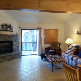 Cozy Flagstaff Home in Cool Pines - Country Club, хотел в Флагстаф
